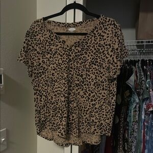 Old Navy Tan Leopard Print Short Sleeve Top